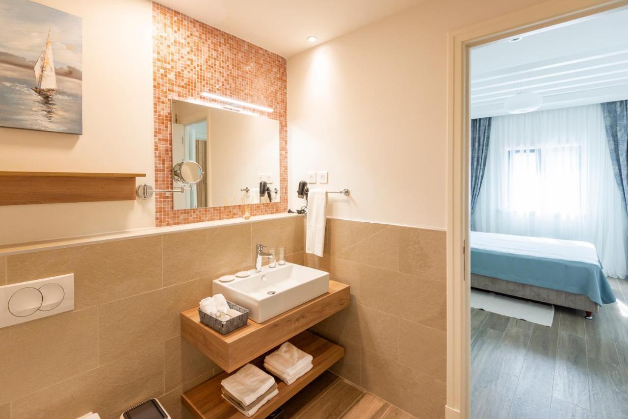Lustica Apartments Central Tivat Eksteriør billede