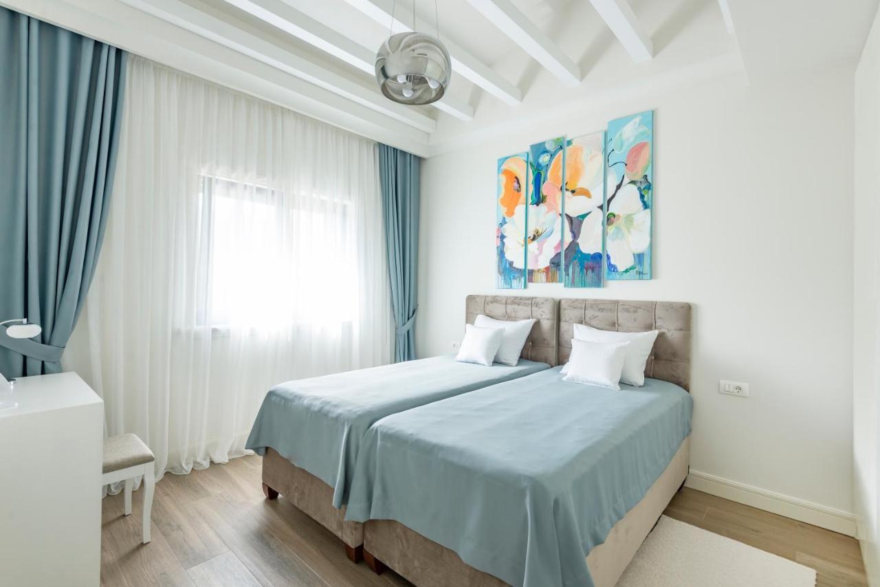 Lustica Apartments Central Tivat Eksteriør billede