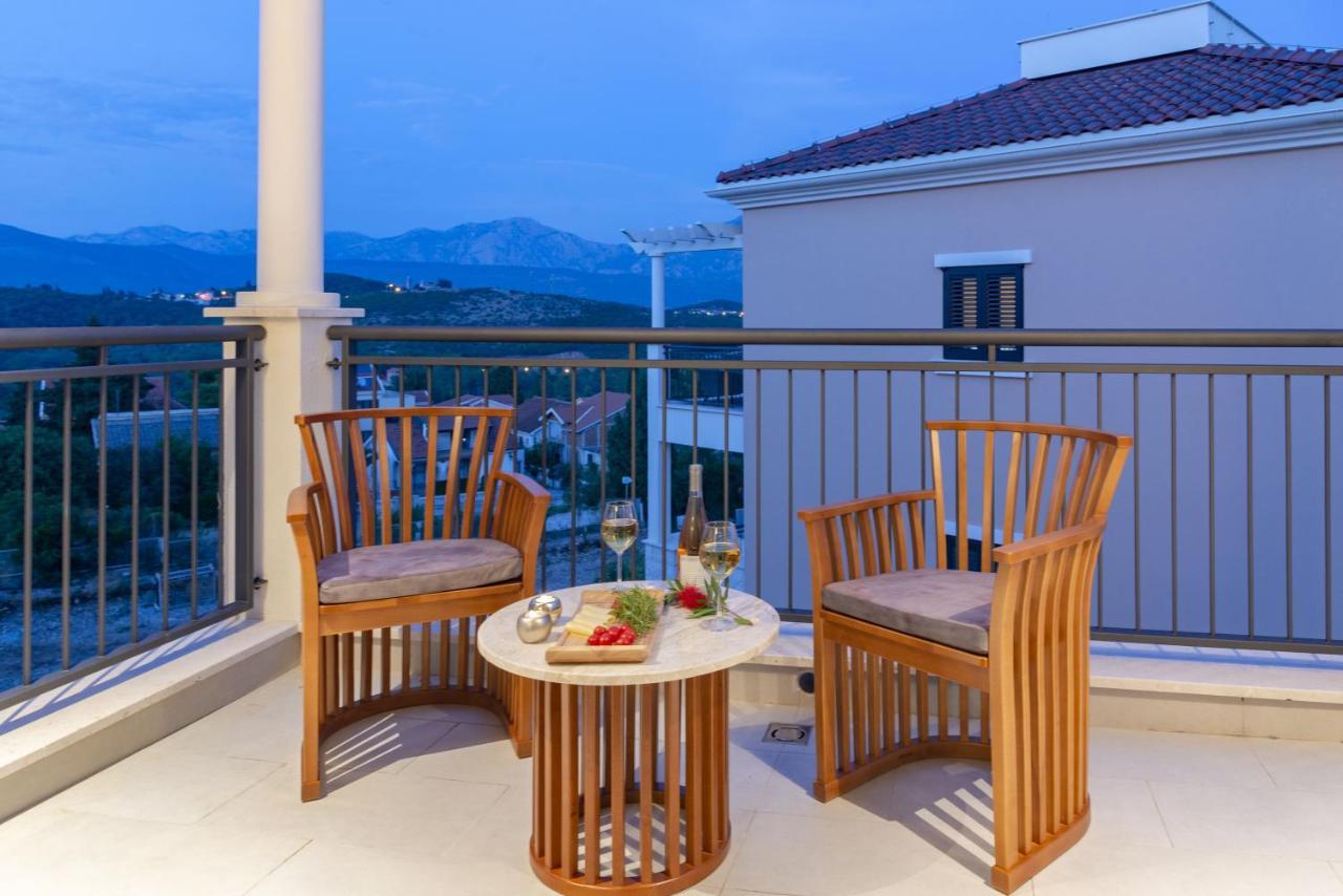 Lustica Apartments Central Tivat Eksteriør billede