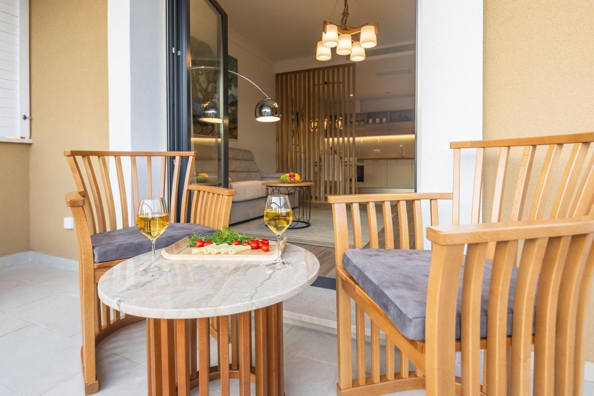 Lustica Apartments Central Tivat Værelse billede