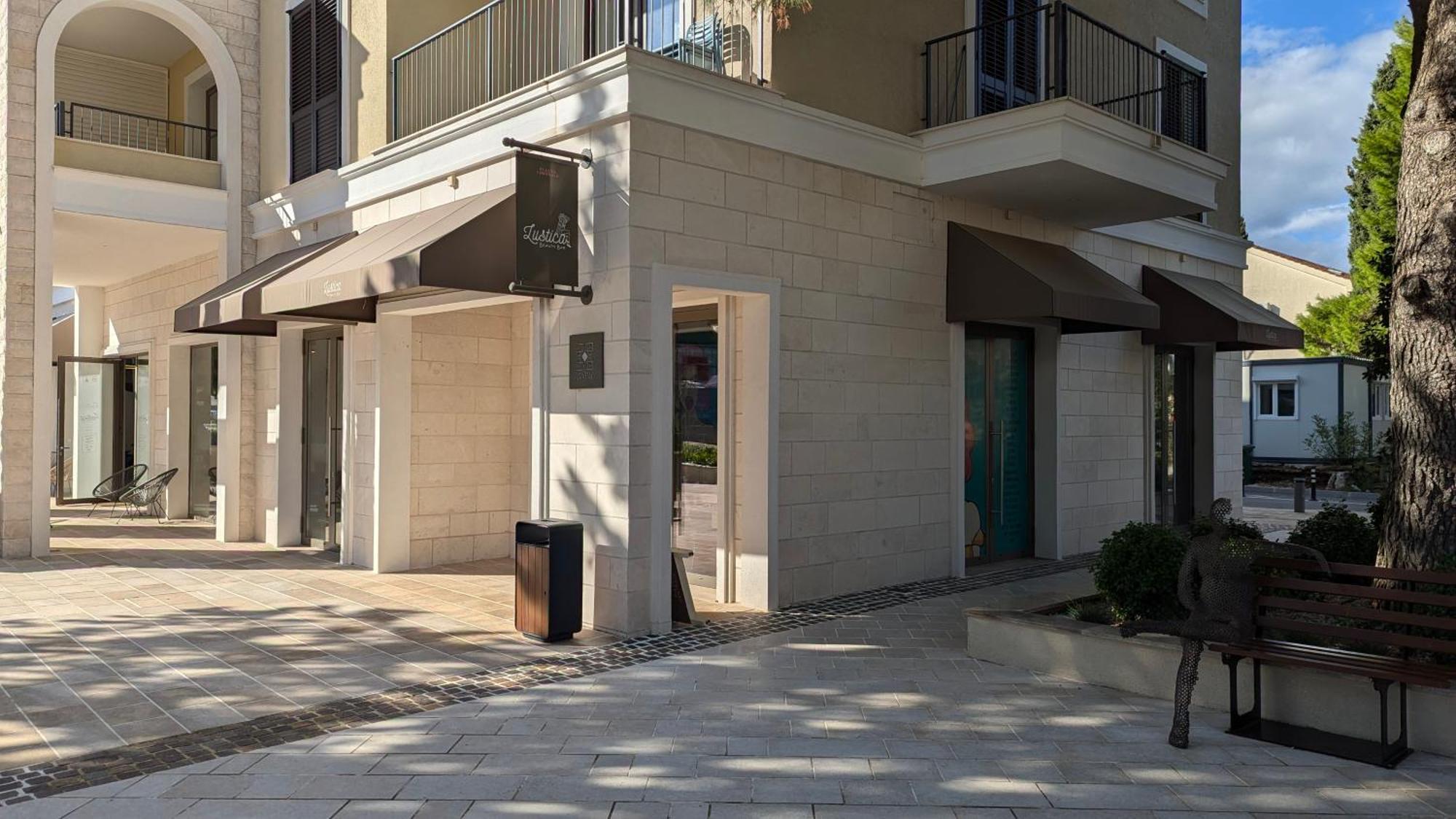 Lustica Apartments Central Tivat Eksteriør billede